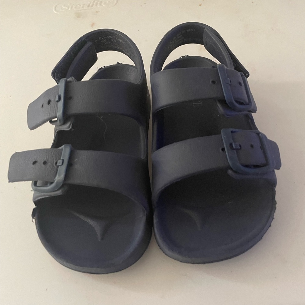 Toddler boy Children’s Place Sandals